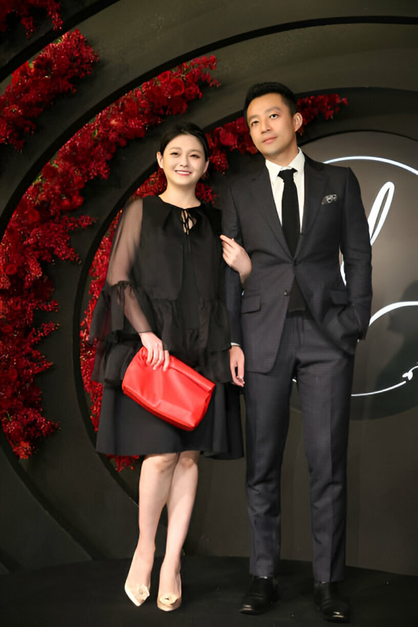 Wang Xiaofei Utang ke Barbie Hsu Rp17,9 Miliar, Ibunda Tuntut Pelunasan